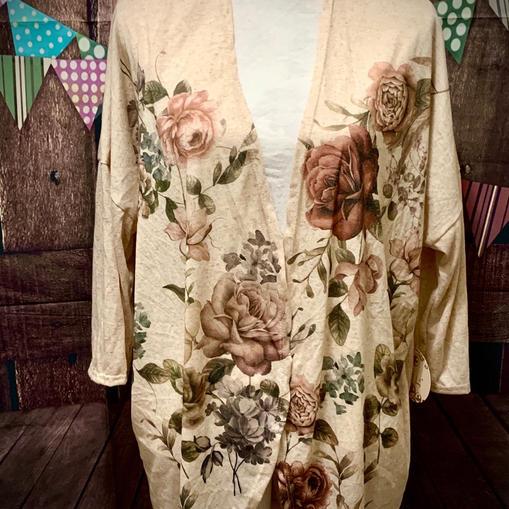 Lightweight Cardigan Type Top